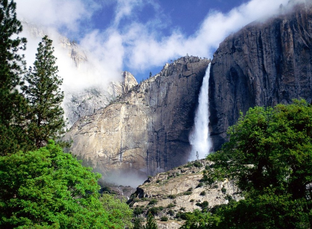 Yosemite National Park - Beautiful waterfall