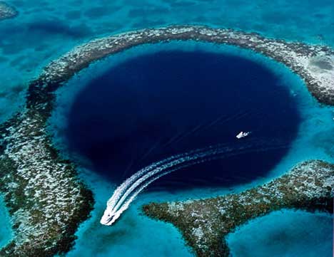 Great Blue Hole - Aerial view