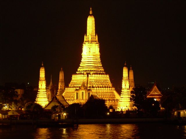 Wat Arun - Wat Arun view by night