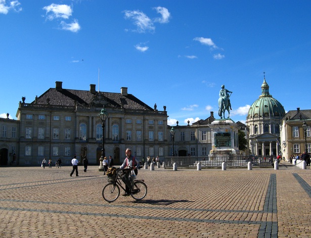 Marmorkirken - Marmorkirken and Amalienborg view