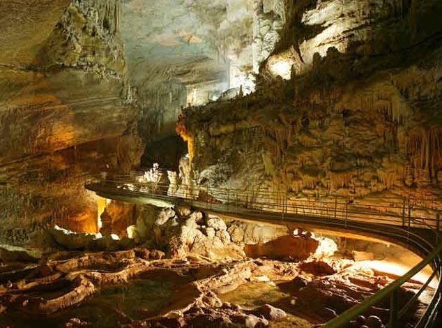 Jeita Grotto - Fantastic natural wonder