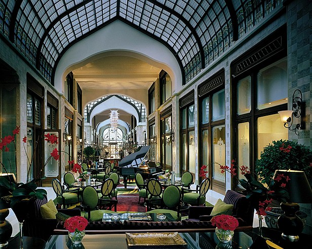 Four Seasons Hotel in Budapest - Elegant indoor spaces