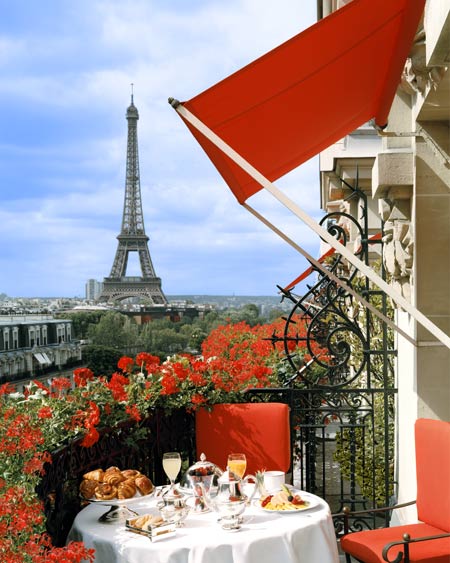 Hotel Plaza Athenee in Paris - Excellent scenery