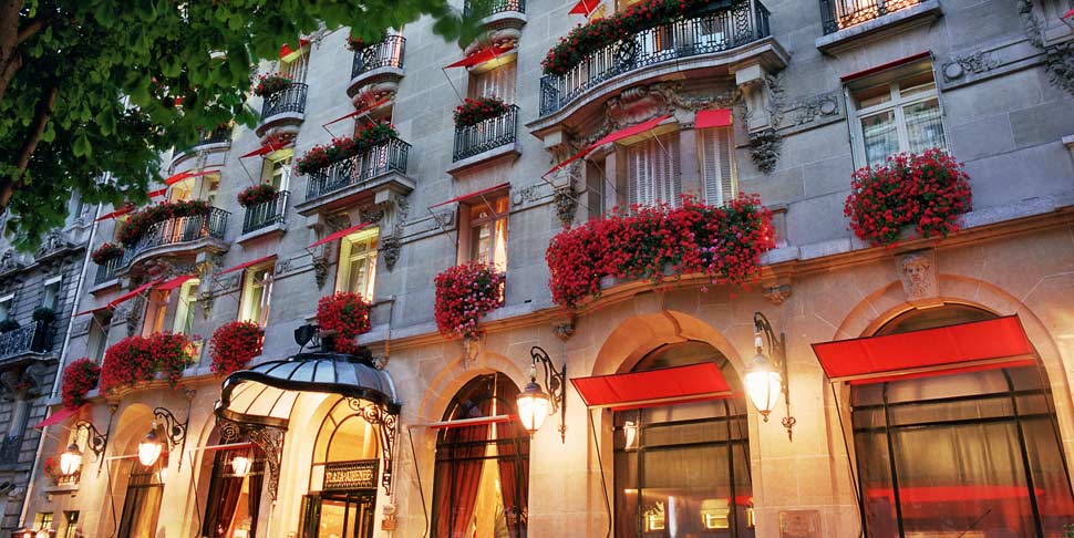 Hotel Plaza Athenee in Paris - Facade