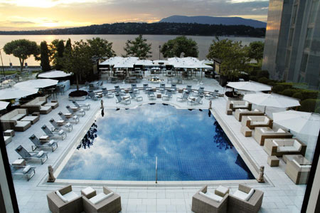 The President Wilson Hotel in Geneva - Outdoor swimming pool