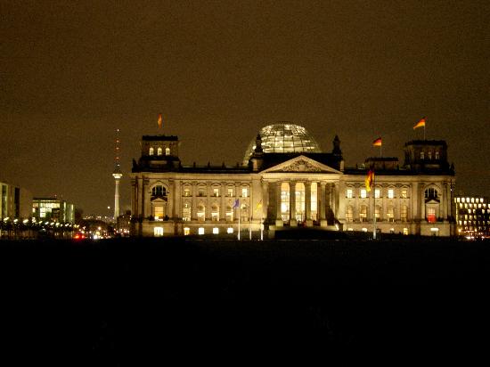 Reichstag - Reichstag view by night