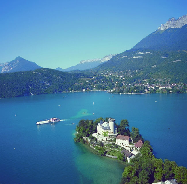 Lake Annecy in France - Breathtaking views