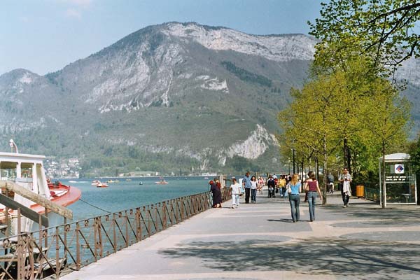 Lake Annecy in France - Great panorama