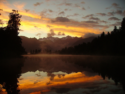 Lake Matheson in New Zealand - Lake Matheson at sunrise