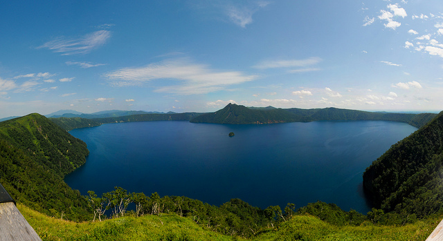 Masyuko Lake in Hokkaido, Japan - Lake view