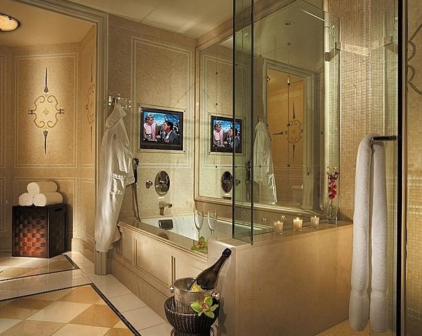 Four Seasons Beverly Wilshire - Luxurious bathroom