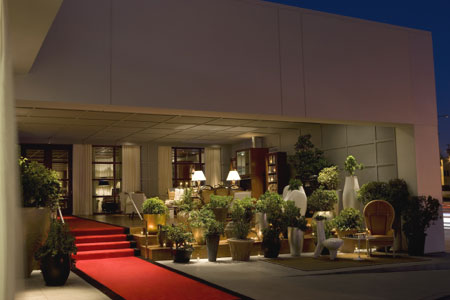 SLS Hotel at Beverly Hills - Entrance