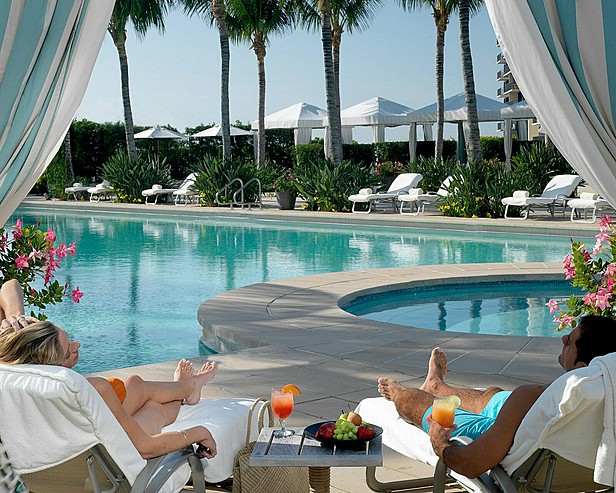 Four Seasons Hotel Miami - Pool view