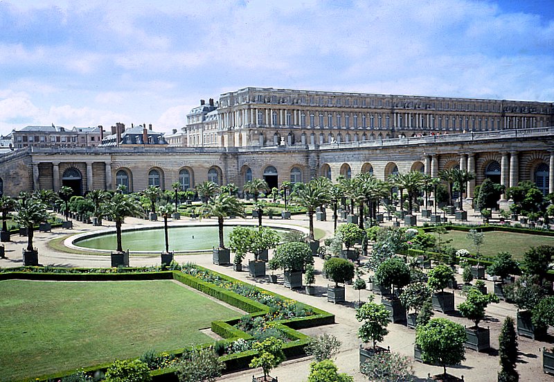 Gardens of Versailles - Versailles Palace and Gardens