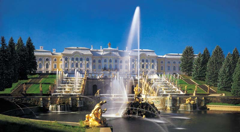 Peterhof Gardens in St. Petersburg - Peterhof Palace