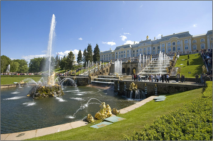 Peterhof Gardens in St. Petersburg - Peterhof estate