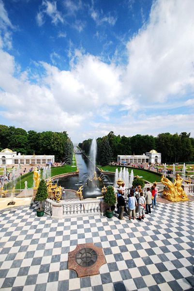 Peterhof Gardens in St. Petersburg - Samson Fountain and Sea Channel
