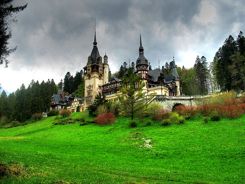 Peleş Castle, Romania - Beautiful scenery