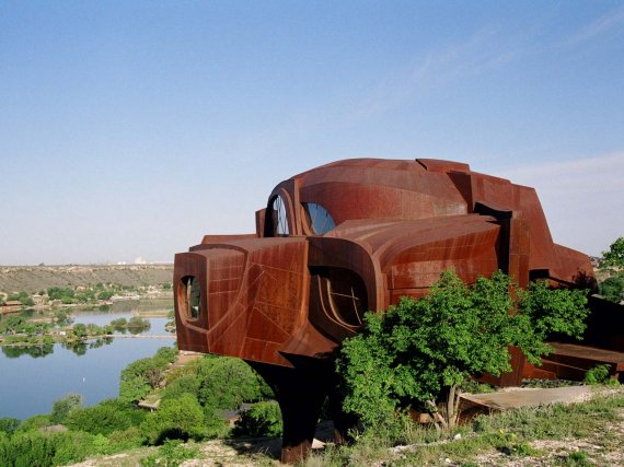 Steel House in Texas, USA.  - Rear view of the house