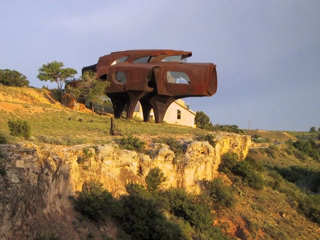 Steel House in Texas, USA.  - Side view of the house