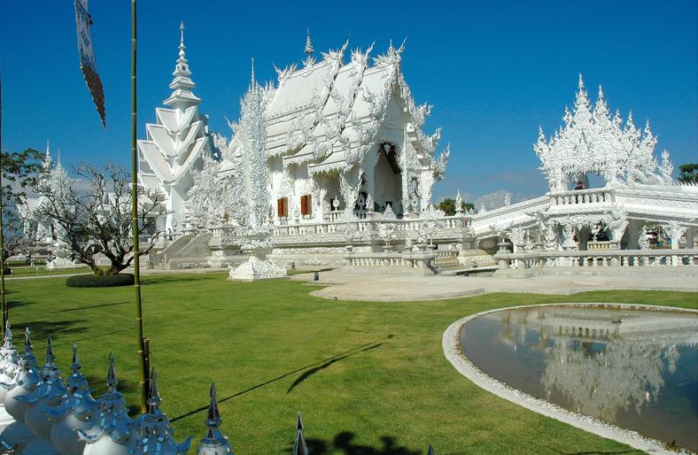 Wat Rong Khun in Thailand - Splendid architecture