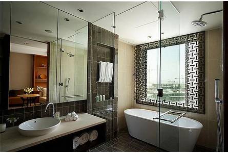 Intercontinental Dubai-Festival City - Luxurious bathroom