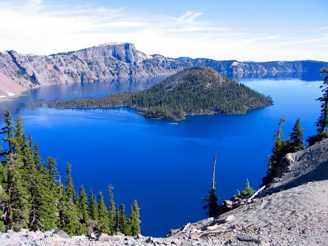 Crater Lake in USA - Dream setting