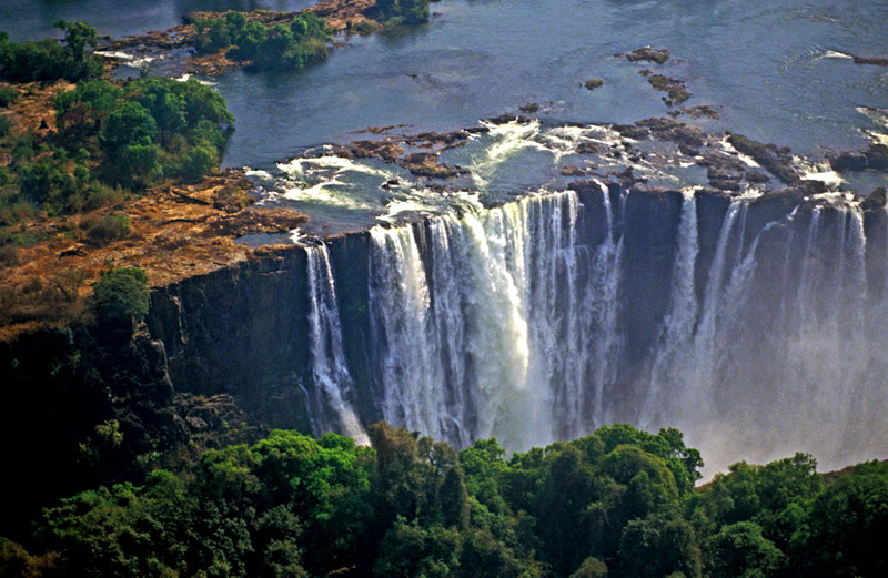 Victoria Falls in Zimbabwe - Breathtaking scenery