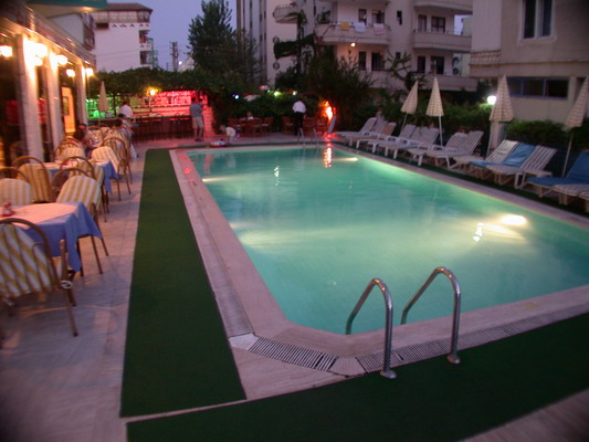 Palm Can Hotel - Inviting swimming pool