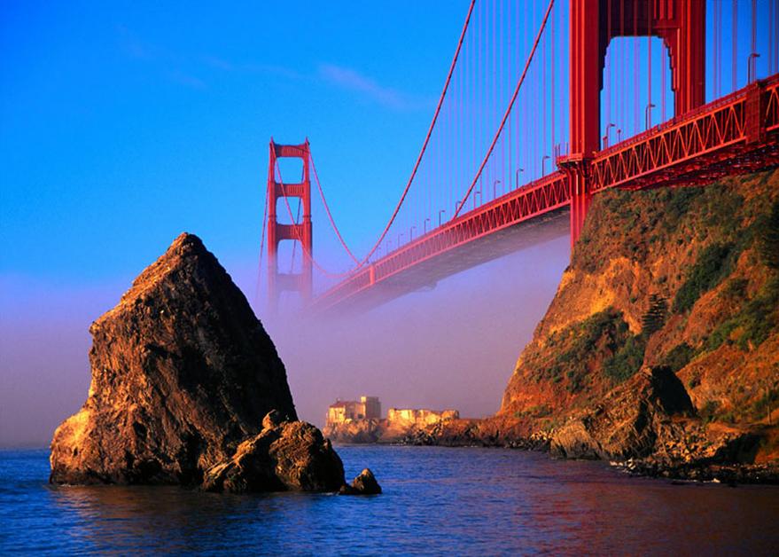 ... The most spectacular places in America -> Golden Gate Bridge in USA