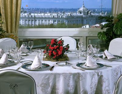 Hotel Santo Domingo - Elegant dining spaces