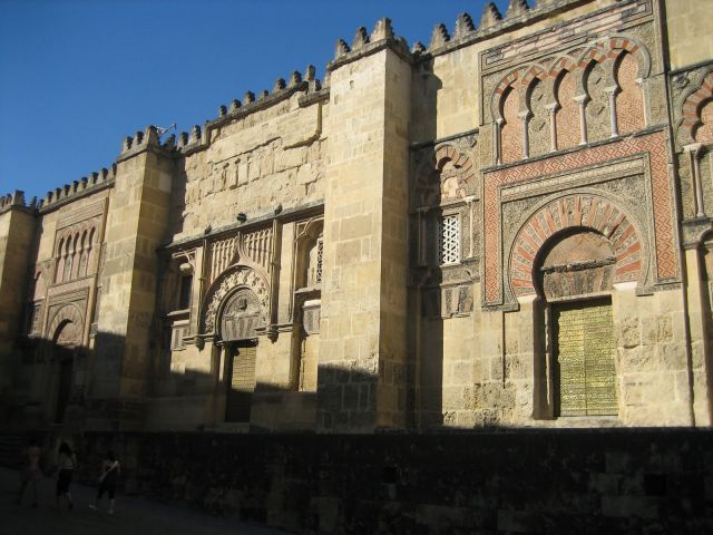 Mezquita Cathedral - Mezquita exterior view