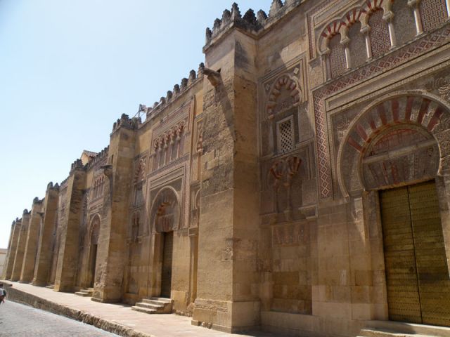 Mezquita Cathedral - Mezquita walls