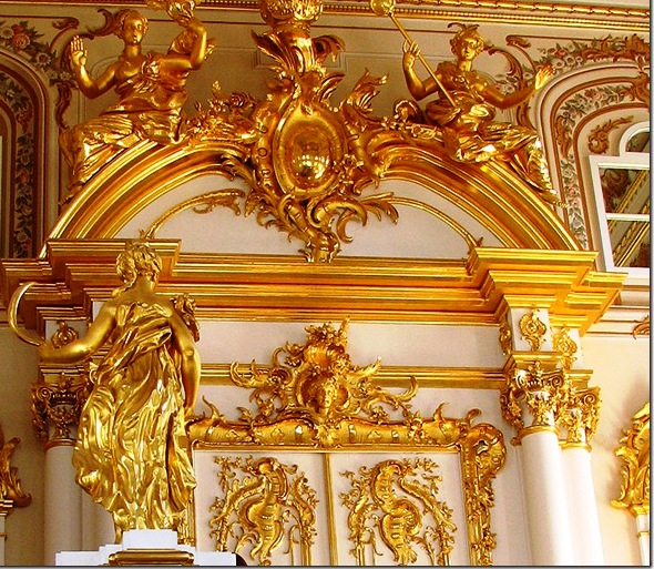 The Peterhof Palace  - Superb statues in Peterhof Palace