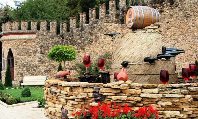 The Quality Wine Complex Milestii Mici - Wine fountain
