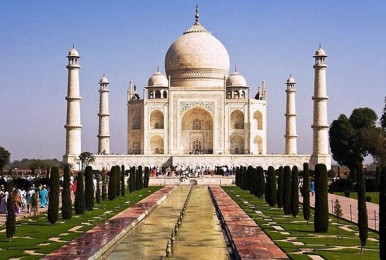 Agra in India - Beautiful Taj Mahal