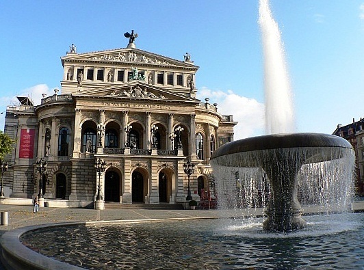 Alte Oper - Fountain view
