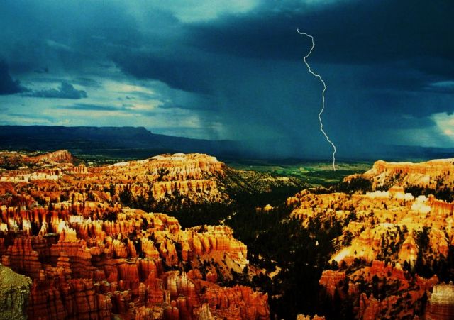   Bryce Canyon National Park  - Stunning view