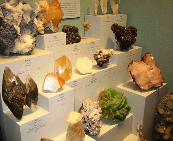 The National Museum of Natural History - Rare Minerals