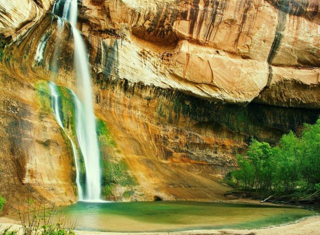 Utah Waterfalls - Calf Creek Falls