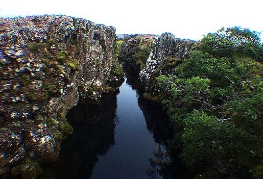 Thingvellir National Park - Water fissure