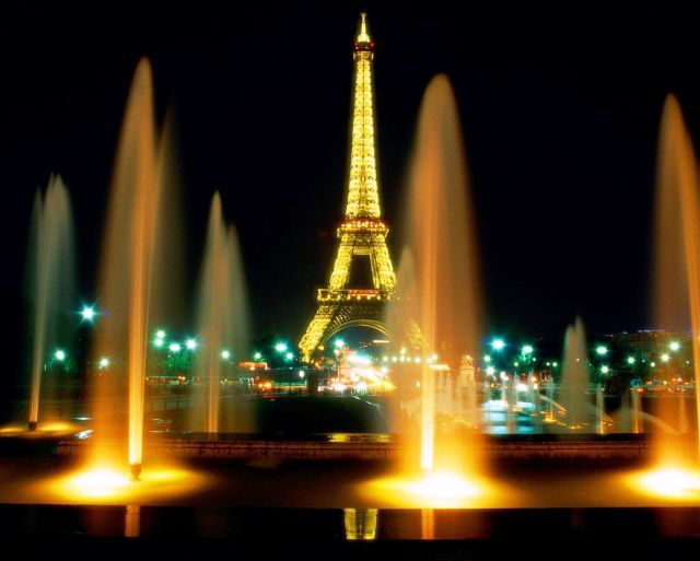 The Eiffel Tower - Night view