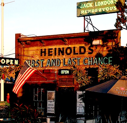 Heinolds´ First and the Last Chance Bar - Old fashioned pub 