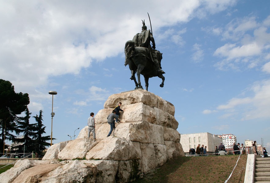 Tirana-a capital to remember - The  Statue of King Skandenberg