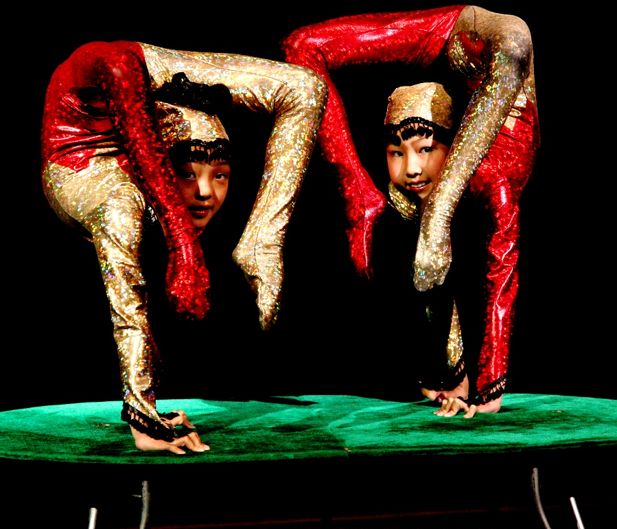 Heavenly show from China  – the most amazing circus - Young artists