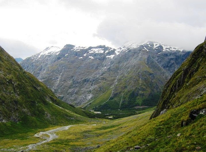 Milford Road-spectacular road in New Zealand - Superb view