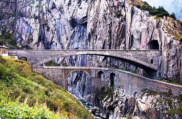 The Gotthard Pass-mysterious road in Switzerland - Excellent view