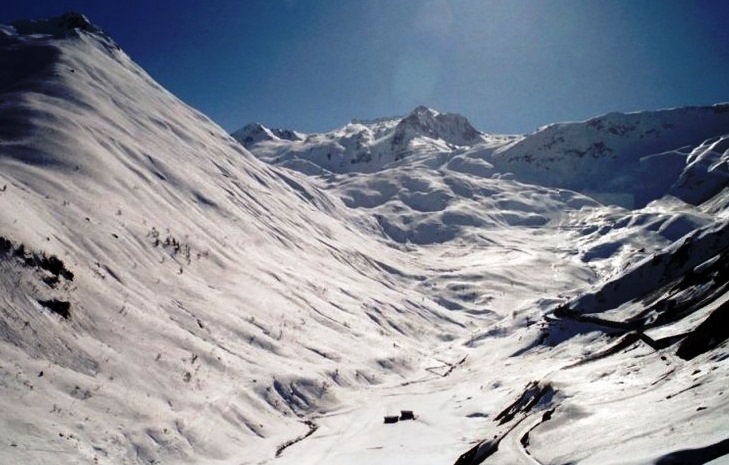 The Oberalp Pass-a gorgeous alpine route - Winter time