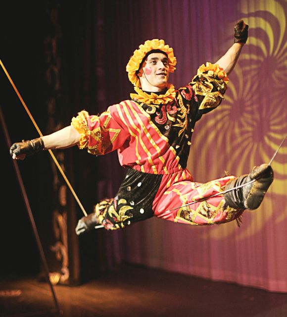 The Great Moscow Circus- the best attraction in the world - A funny equilibrist