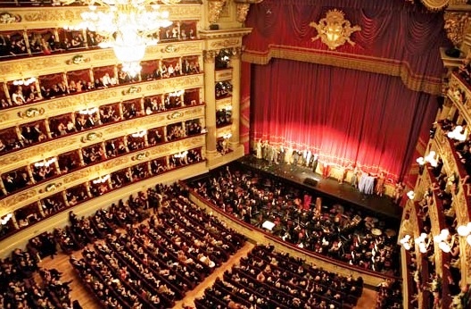 La Scala Theatre in Milan - Pleasant atmosphere